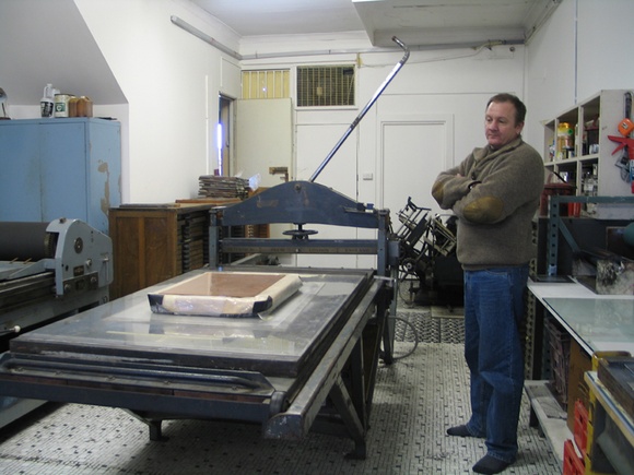 Artist: b'Butler, Roger' | Title: b'Portrait of Tom Goulder, Duck Press, Wollongong, 2004' | Date: 1989