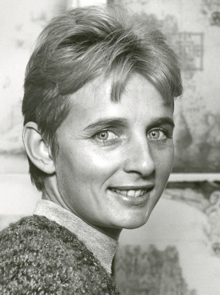 Artist: Heath, Gregory. | Title: Portrait of Pam Debenham, Australian printmaker and poster artist, 1988 | Date: 1988